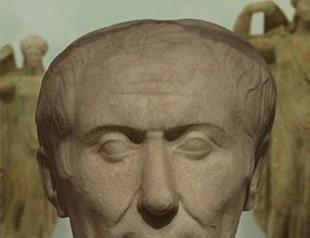 الذي مات عنه قيصر.   جايوس يوليوس قيصر.   إعادة أهمية القياصرة في أعقاب منتصف القرن الرابع