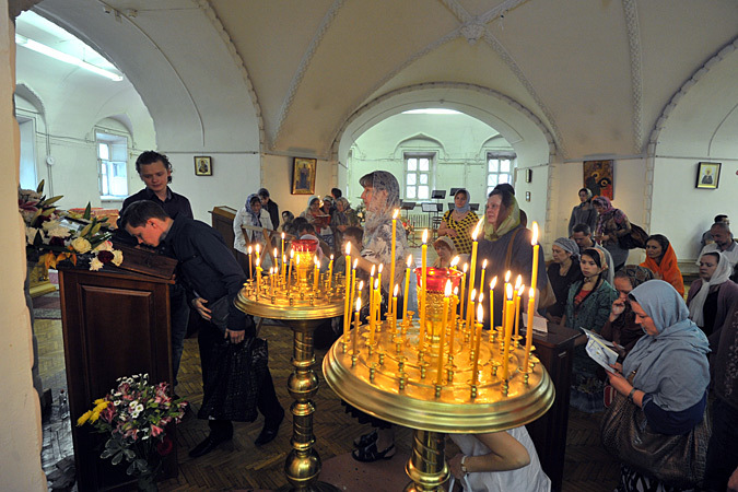 Um die Reliquien des Heiligen Nikolaus für eine Mission zu transportieren.  Die russische Kirche übergibt die Reliquien von Mykoli dem Ugodnik: wie es sein wird.